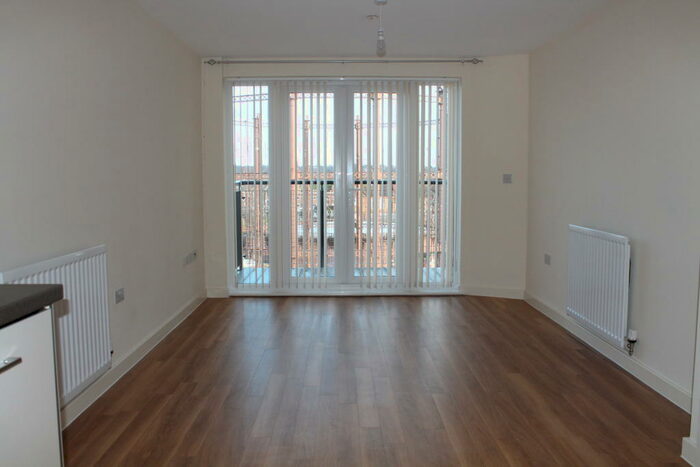 2 Bedroom Apartment To Rent In Royal Gallery - Kingston, KT2