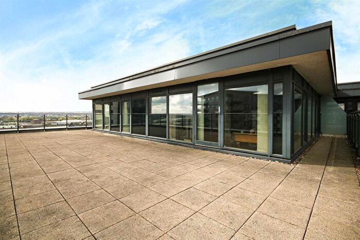 2 Bedroom Apartment To Rent In La Salle, Chadwick Street, Leeds, LS10