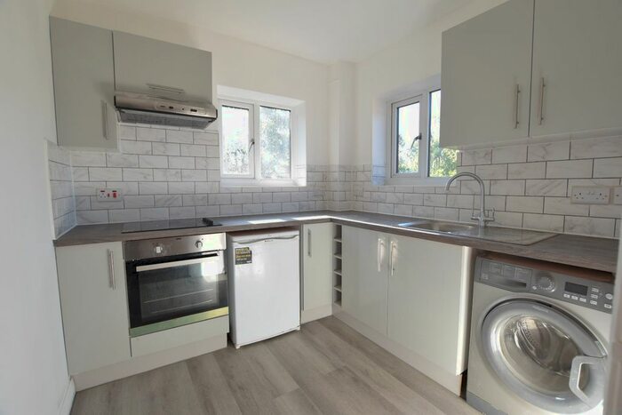 1 Bedroom Flat To Rent In Statham Grove, London, N18