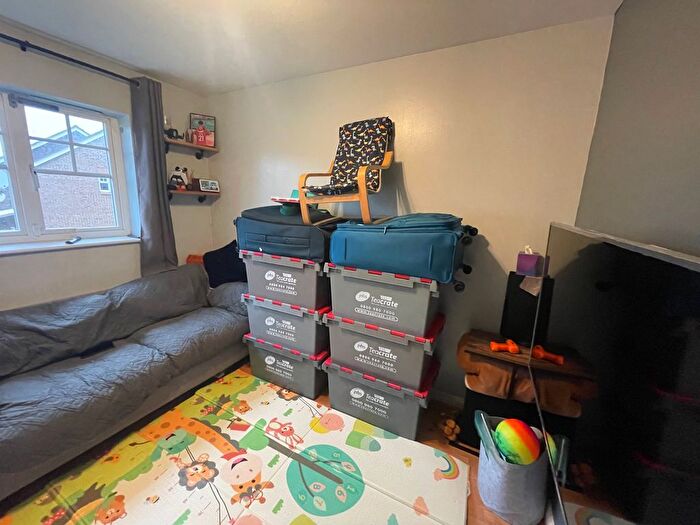1 Bedroom Flat To Rent In Palmerston Road, Hounslow, TW3