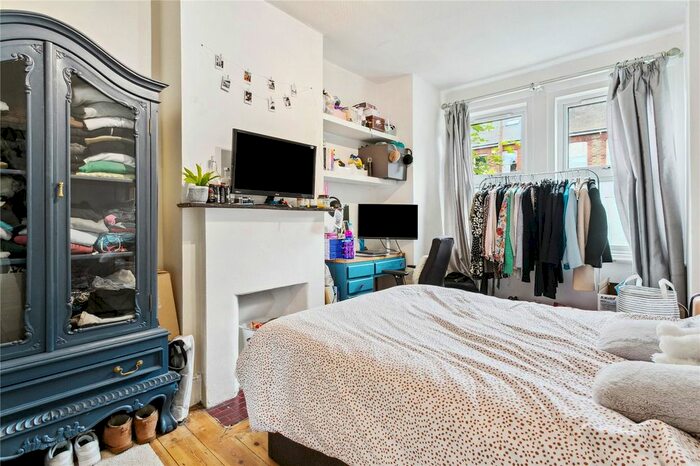 2 Bedroom Flat To Rent In Fletcher Road, Chiswick, London, W4