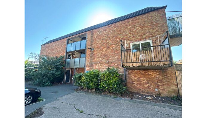 1 Bedroom Flat For Sale In Crosse Courts, Basildon, Essex, SS15