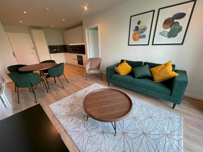 2 Bedroom Flat To Rent In Aspin Lane, Manchester, M4