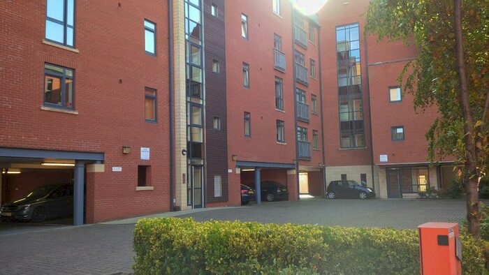 2 Bedroom Flat To Rent In High Street, Hull, HU1
