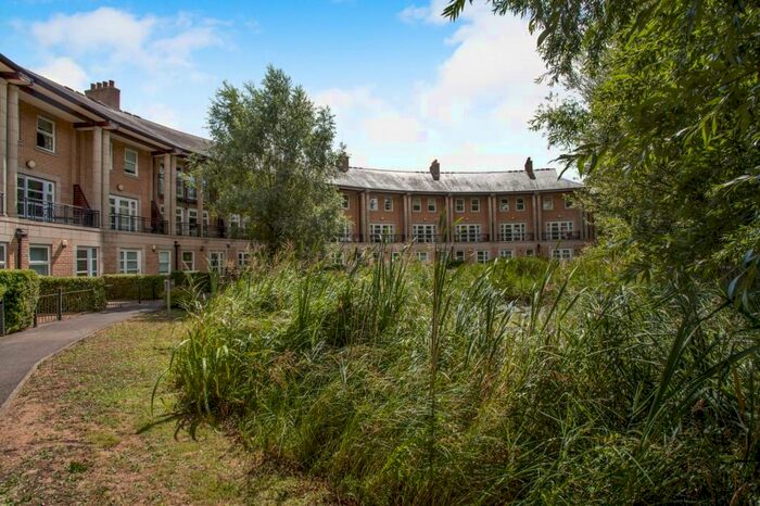 4 Bedroom Town House To Rent In The Crescent, CB3