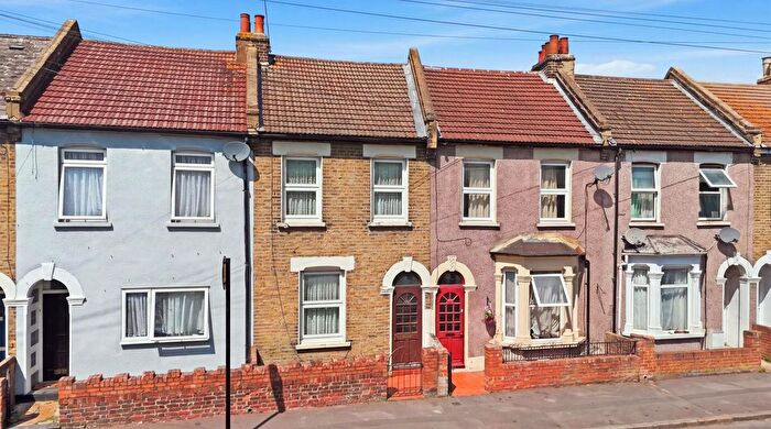 3 Bedroom Property For Sale In Hayday Road, Canning Town, E16