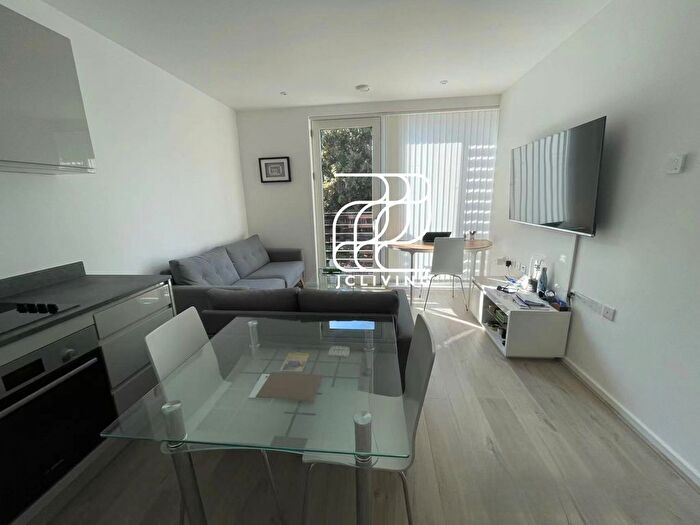 2 Bedroom Flat To Rent In Mott House, E3