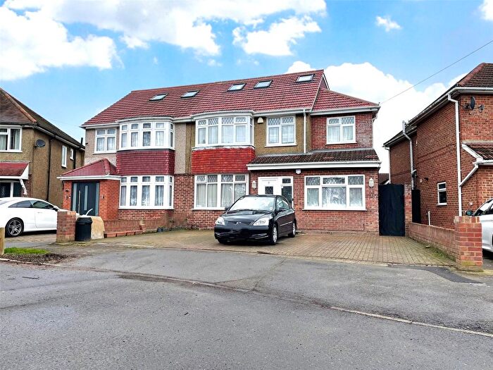 2 Bedroom Flat To Rent In Stirling Road, Hayes, Greater London, UB3