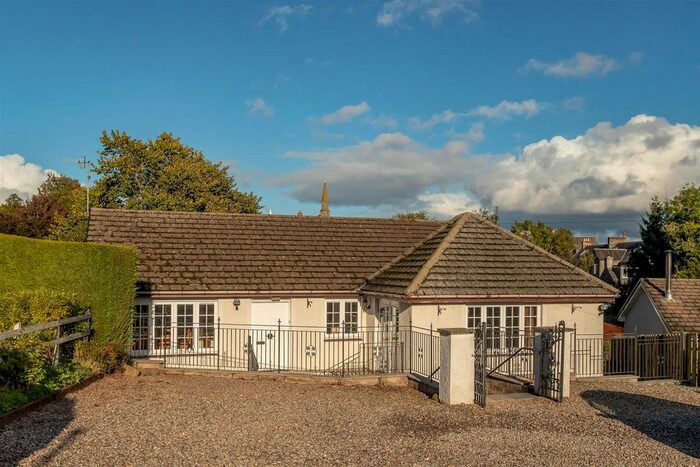 4 Bedroom Detached Bungalow For Sale In Glenalmond Court, Methven, Perth, PH1