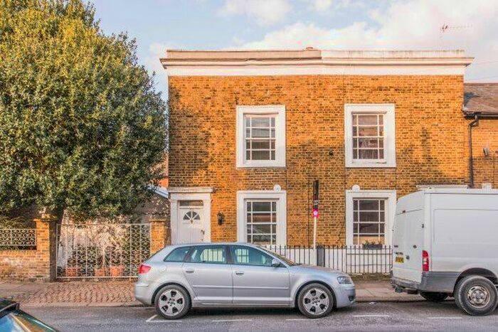 2 Bedroom Cottage To Rent In Linkfield Road, Isleworth, TW7