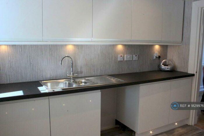 2 Bedroom Flat To Rent In Parkhouse, Glasgow, G22