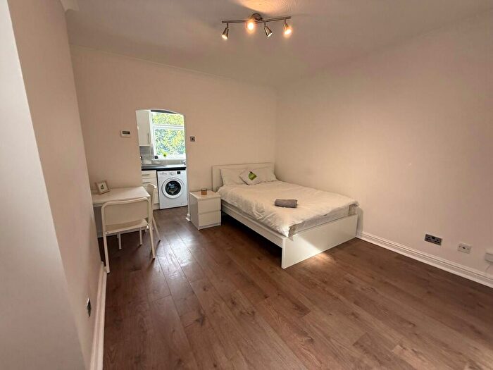Studio To Rent In Flat, Sandy Grove, Salford, M6