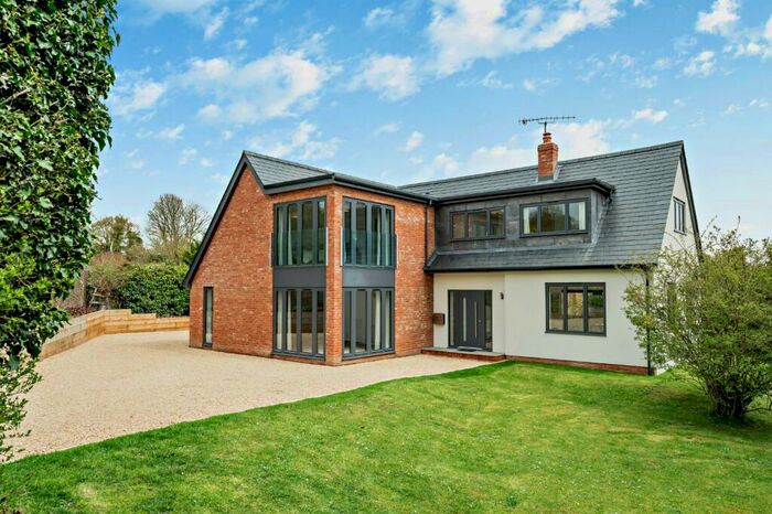 4 Bedroom Detached House For Sale In Wishford Road, Middle Woodford, Salisbury, Wiltshire, SP4