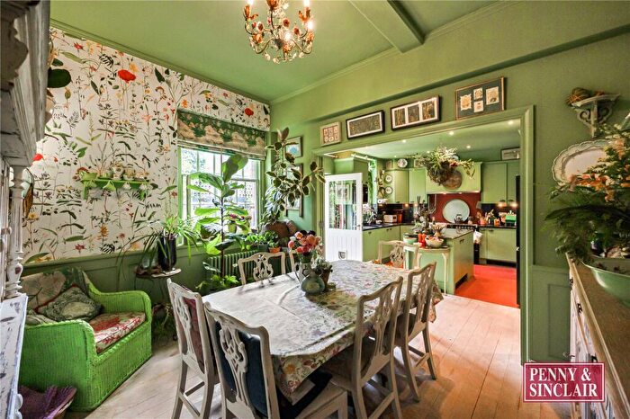 3 Bedroom Terraced House To Rent In Regatta Short Let - Market Place, RG9
