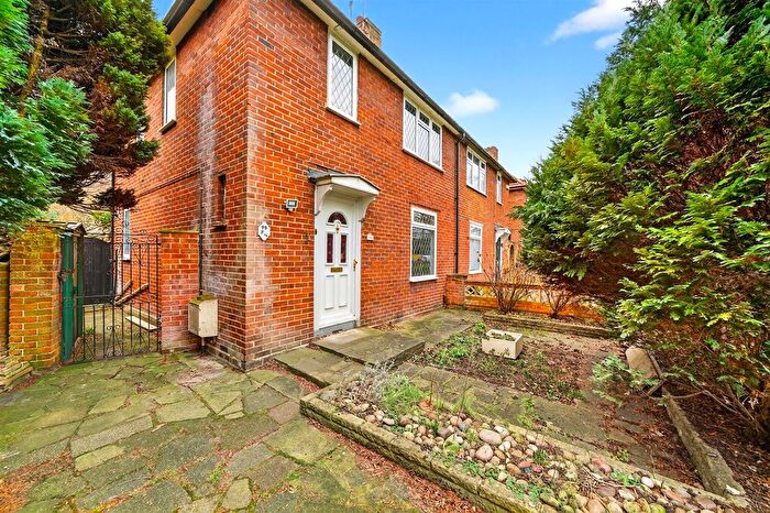 3 Bedroom Semi Detached House To Rent In Morden Hall Road, Morden, SM4