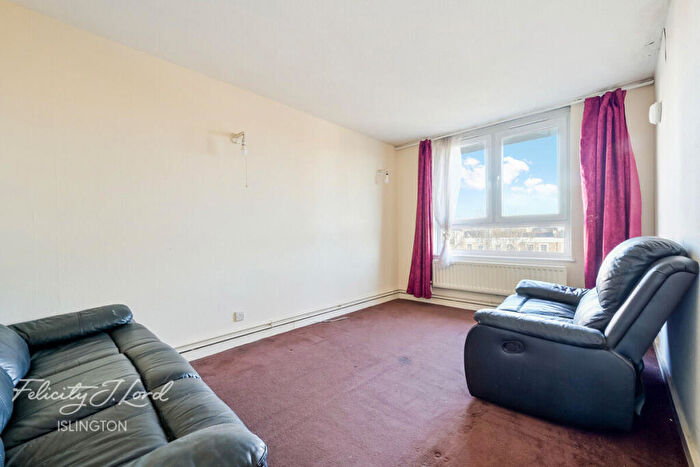 3 Bedroom Flat For Sale In Newington Green, London, N1