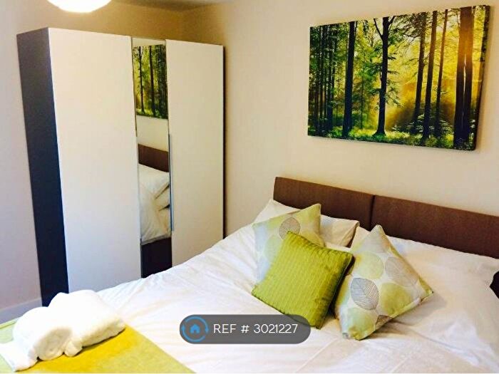 2 Bedroom Flat To Rent In Whalley Road, Manchester, M16