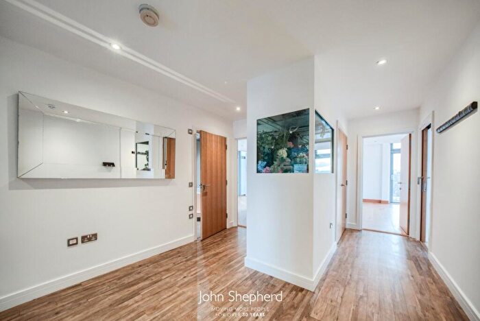 3 Bedroom Flat For Sale In Islington Gates, Newhall Street, Birmingham, B3