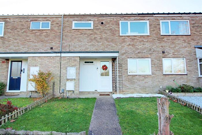 3 Bedroom House For Sale In Plover Close, Berkhamsted, HP4