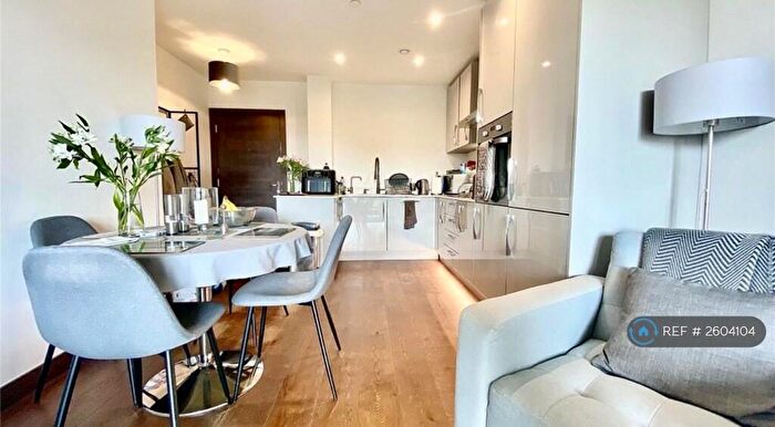 1 Bedroom Flat To Rent In Riverside View, Reading, RG1