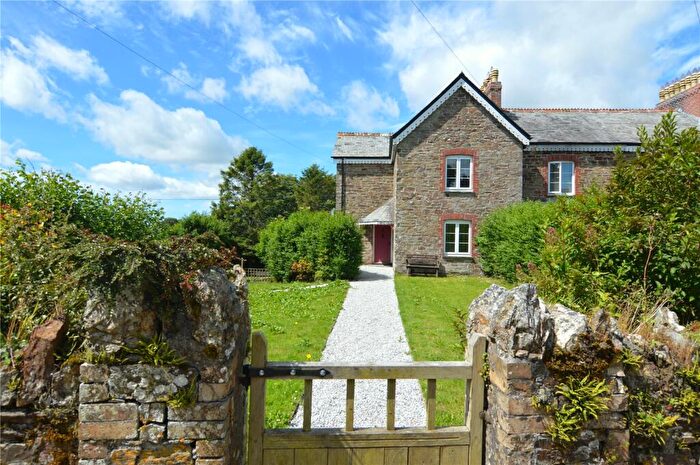 3 Bedroom End Of Terrace House For Sale In The Village, Duloe, PL14