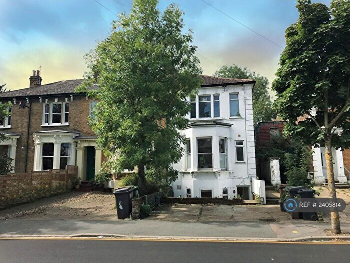 1 Bedroom Flat To Rent In Leytonstone, London, E11