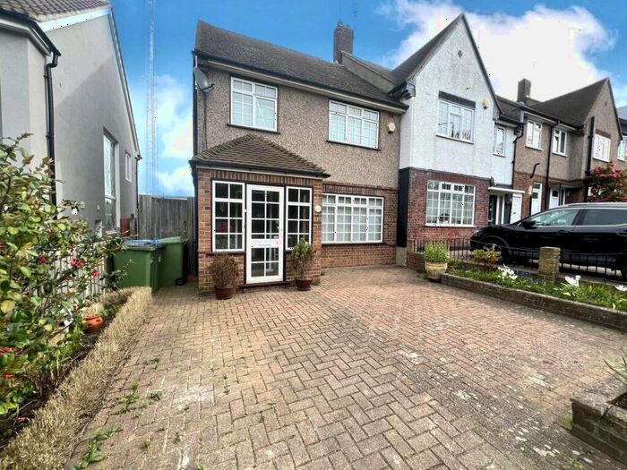 3 Bedroom Semi-Detached House To Rent In Shooters Hill, London, SE18