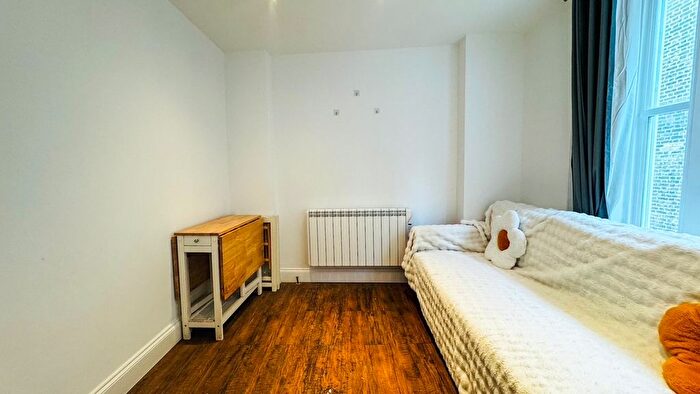 2 Bedroom Flat To Rent In Gate Street, London, WC2A