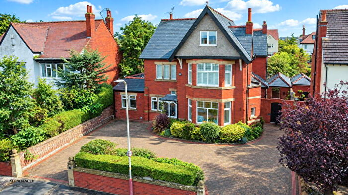 6 Bedroom Detached House For Sale In Coudray Road, Hesketh Park, PR9