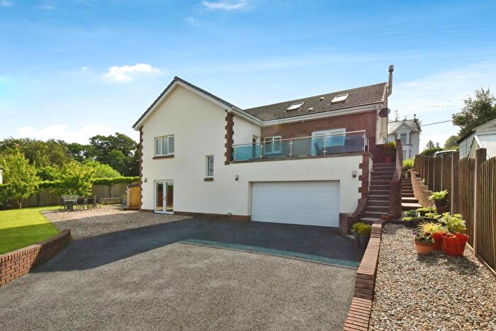 4 Bedroom Detached House For Sale In Parc Derwen, Garnswllt, Ammanford, Swansea, SA18