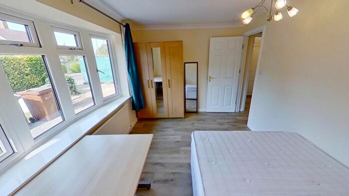 6 Bedroom Semi-Detached House To Rent In Elmside, Guildford, GU2