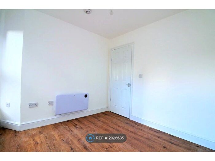 Studio To Rent In Broadway, London, W13