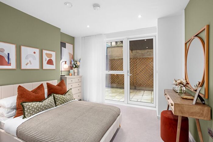 2 Bedroom Flat For Sale In Goswell Road, Islington, EC1V