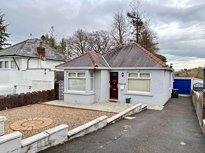 2 Bedroom Bungalow For Sale In Heol Bryngwili, Cross Hands, Llanelli, SA14