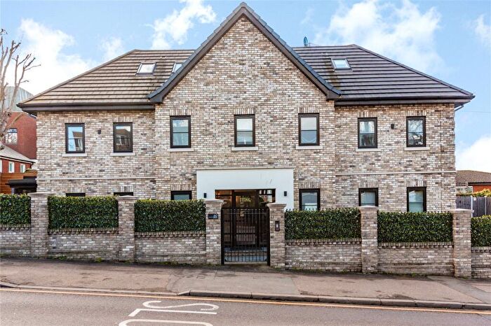 2 Bedroom Apartment For Sale In St. Marys Lane, Upminster, Essex, RM14