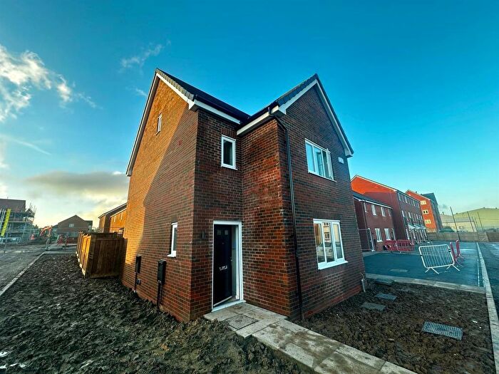 4 Bedroom Detached House To Rent In Hall Farm Avenue, Holbrooks, Coventry, CV6