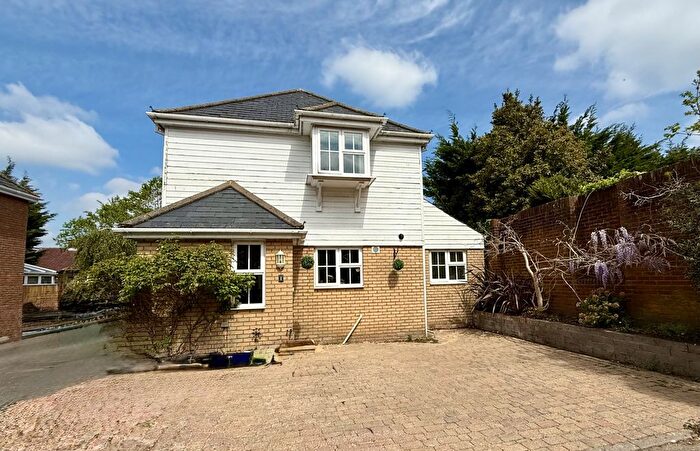 3 Bedroom Detached House For Sale In Langley Vale, Epsom, KT18