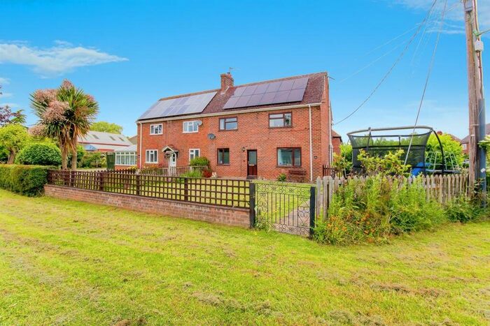 3 Bedroom Semi-Detached House For Sale In New Street, Osbournby, Sleaford, NG34