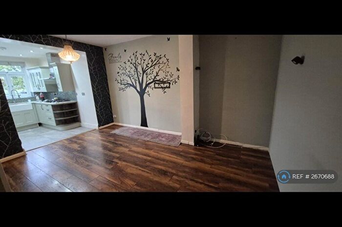 3 Bedroom Terraced House To Rent In Dagenham Avenue, Dagenham, RM9