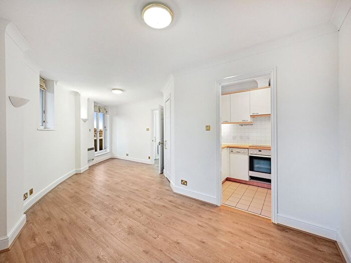 1 Bedroom Flat To Rent In Stamford Gate House, Chelsea Village, SW6