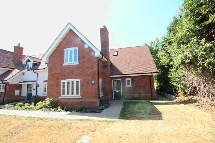 3 Bedroom Property To Rent In Maydencroft, Gosmore, Hitchin, SG4