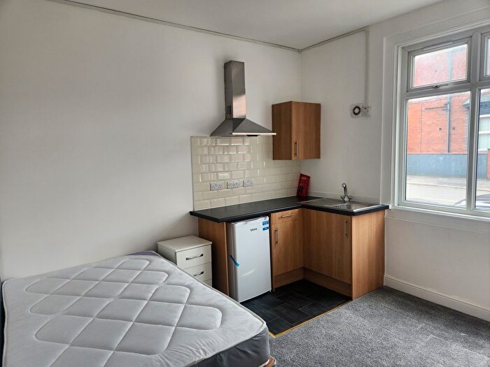 1 Bedroom Studio To Rent In Doncaster, DN4