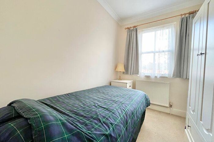 3 Bedroom End Of Terrace House For Sale In High Steet, Claygate, KT10