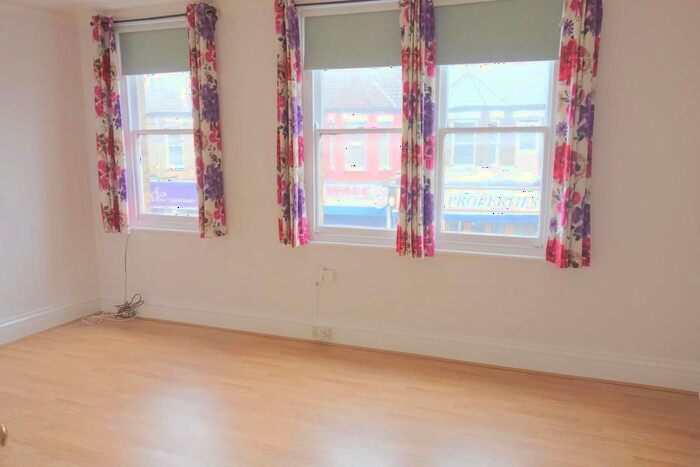 1 Bedroom Flat To Rent In Lancaster Road, Enfield, EN2