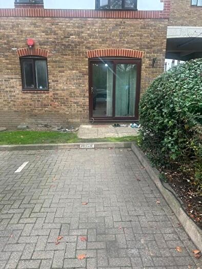 1 Bedroom Flat To Rent In Lampton Road, Hounslow, TW3