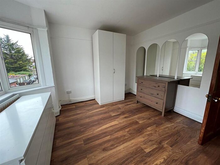 2 Bedroom Apartment To Rent In Park Mansions, Vivian Avenue, Hendon, London, NW4