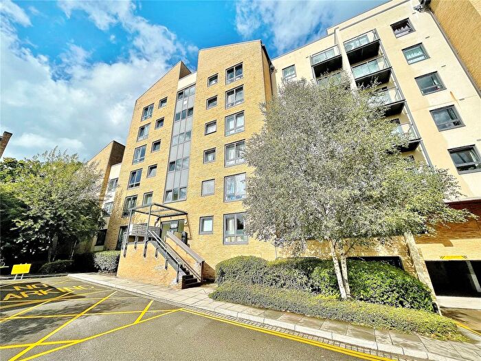 1 Bedroom Flat To Rent In Ashton Court, Victoria Way, Woking, Surrey, GU21