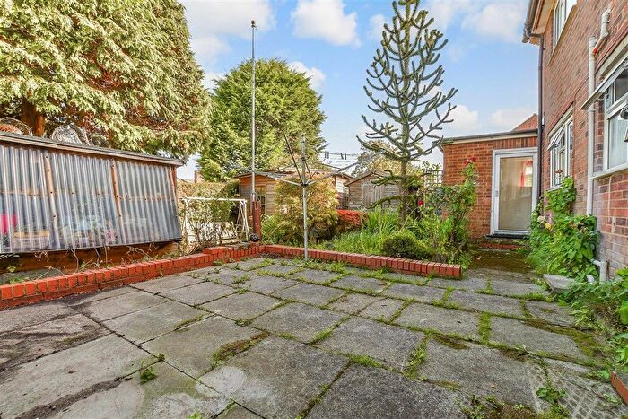 2 Bedroom Maisonette For Sale In Bramley Drive, Cranbrook, Kent, TN17