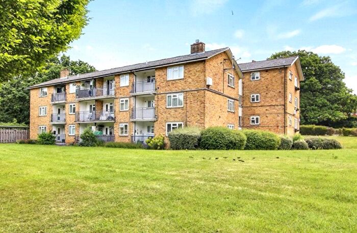 1 Bedroom Studio For Sale In Stuart House, Windlesham Road, Priestwood, RG42