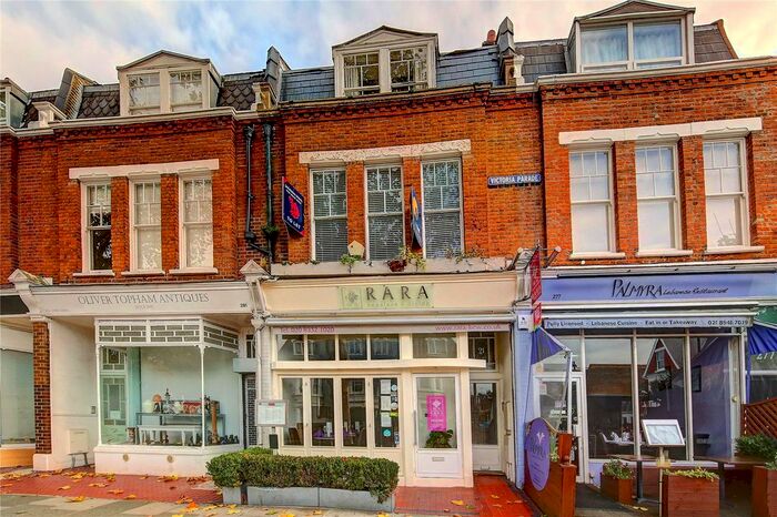 3 Bedroom Flat To Rent In Sandycombe Road, Richmond, TW9